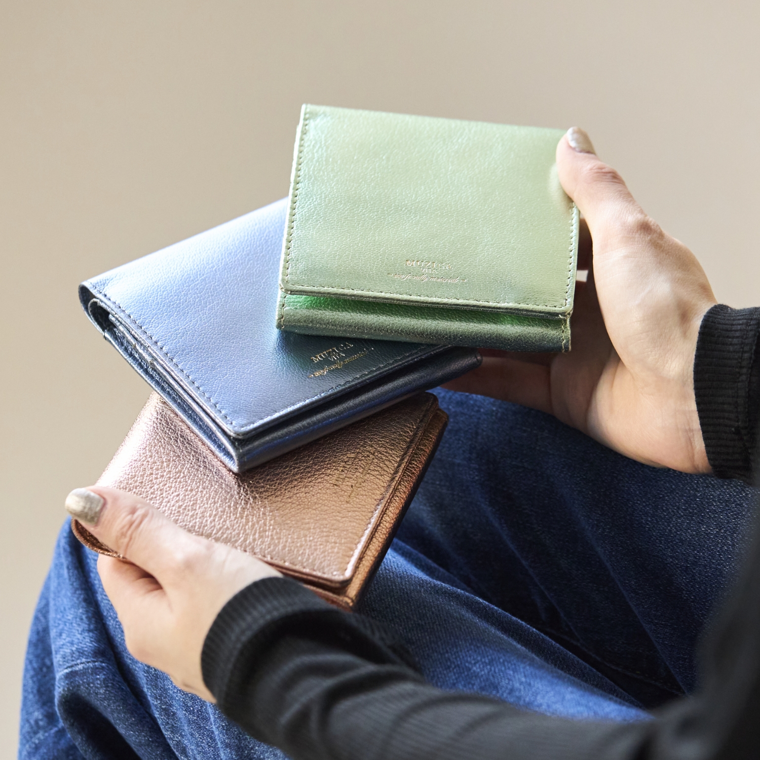 MUZICA VITA/インド山羊革2つ折り　ラメ財布